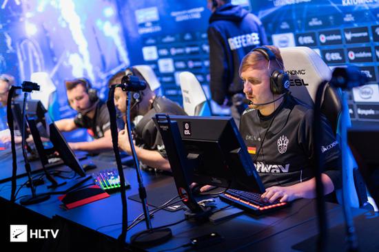 shanks小炮持续重火力压制 AL凶猛攻势24分钟速推JDG赢下首局