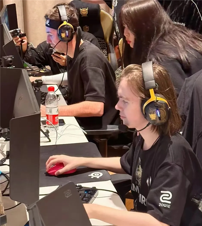 LPL 裁判报告更新： HOYA ， 369 ， Leave ， shanji ， MISSING 因未达到设备标准而被罚款