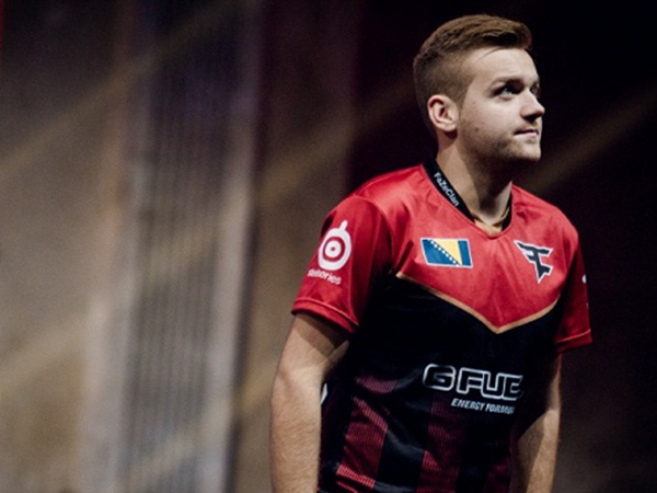 数据里程碑：Xiaohu达成LPL出场900次成就