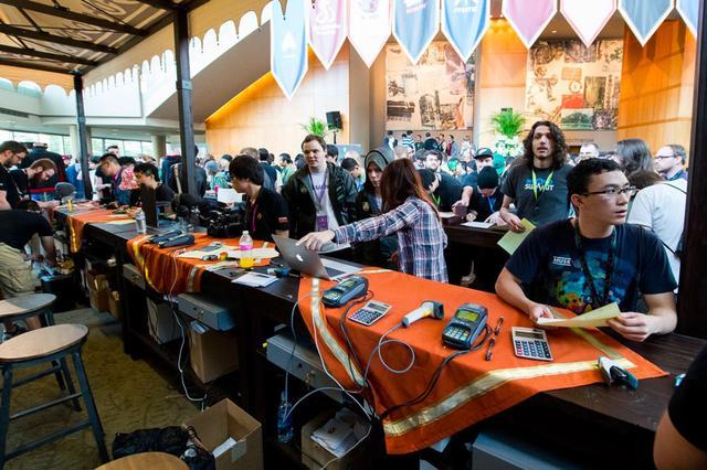 shanks小炮持续重火力压制 AL凶猛攻势24分钟速推JDG赢下首局