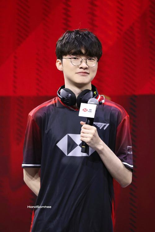 Valve对重大赛事前的阵容变更限制施加了 CS2