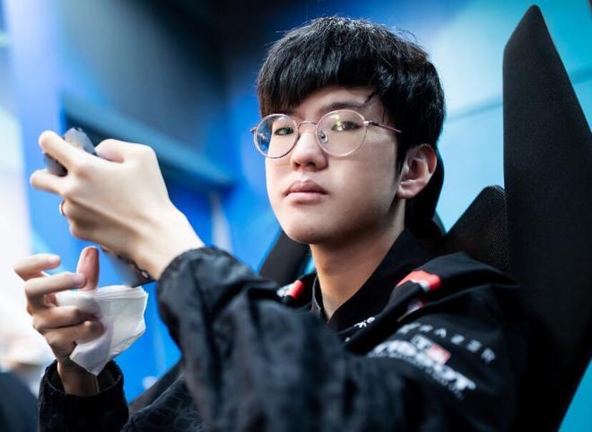 2025年LPL夏季季后赛C组队伍海报公布：距离比赛开始还有2天倒计时！